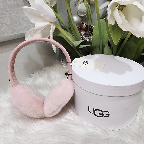 UGG Accessories - Ugg Genuine Shearling Earmuffs new